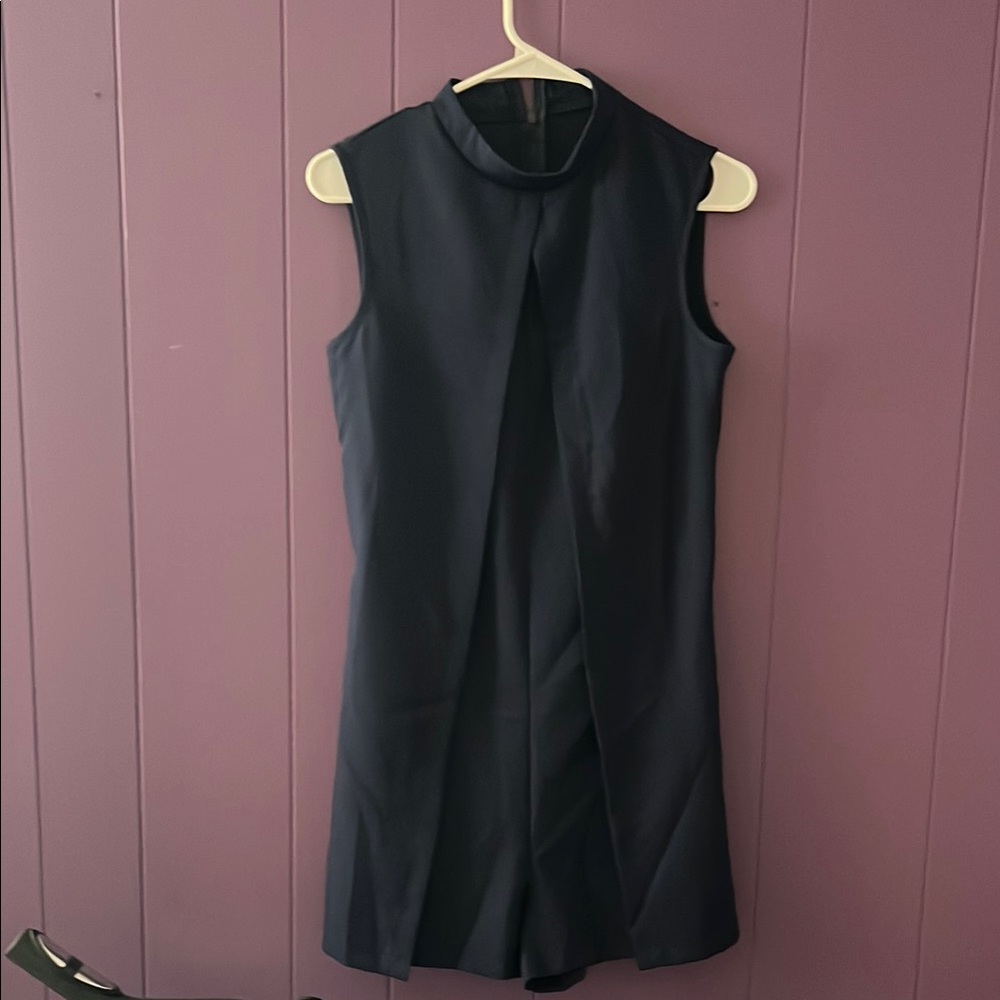 NWOT Elegant Navy Sleeveless skort w overlay S
